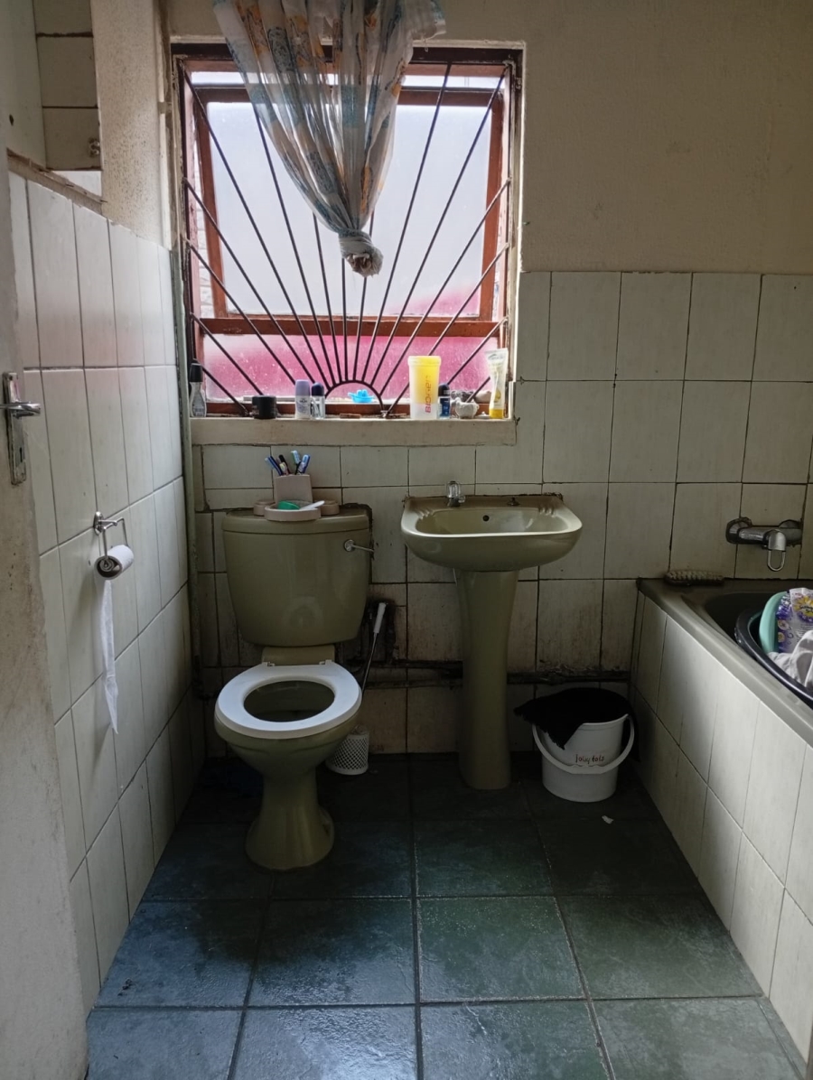 3 Bedroom Property for Sale in Mandela Park Western Cape